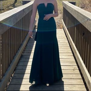 V-Wire Mermaid Bridesmaid Dress
WHITE BY VERA WANG